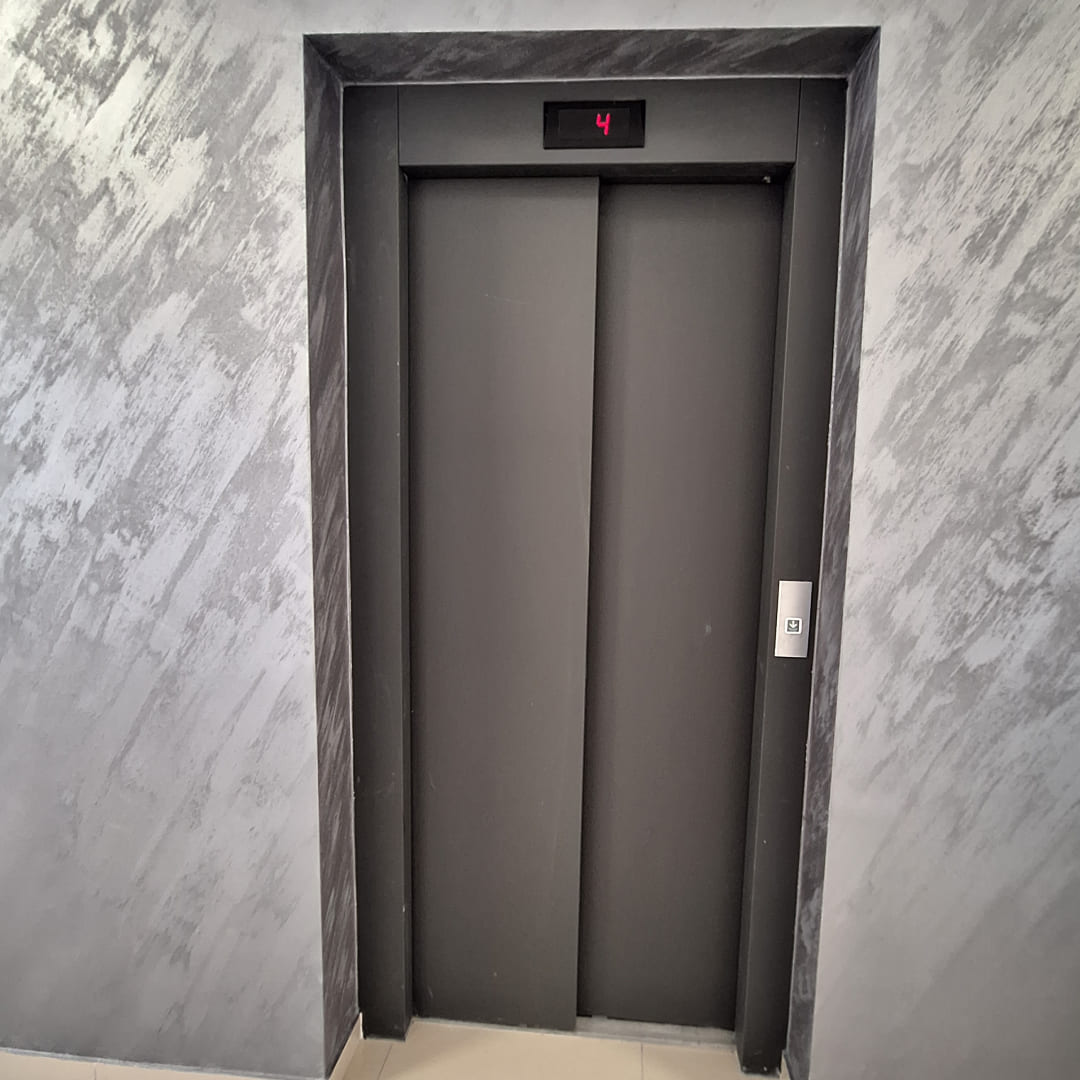 useljiva zgrada Pozarevac - lift